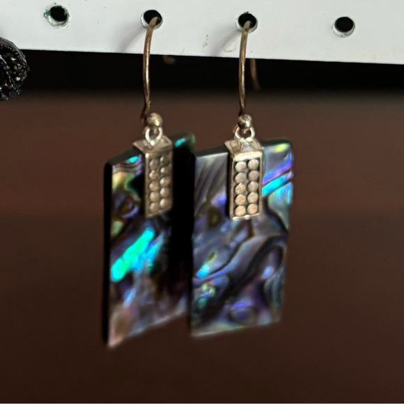 BNWOT Ladies earrings - Picture 2 of 2